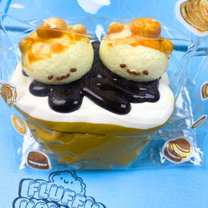 Kawaii Twin Flan Cake Squishy – Soft Dessert-Inspired Squeeze Toy