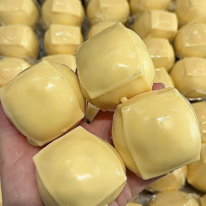 Butter yellow tofu block squishy toys